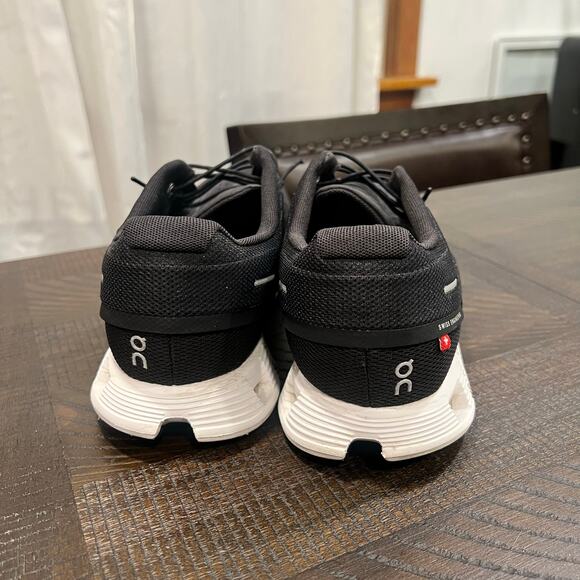 On cloud women running shoes black/ white size 10 - Picture 8 of 10